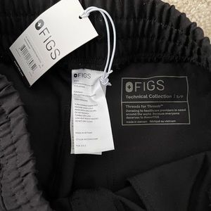 Black Jogger FIGS scrubs